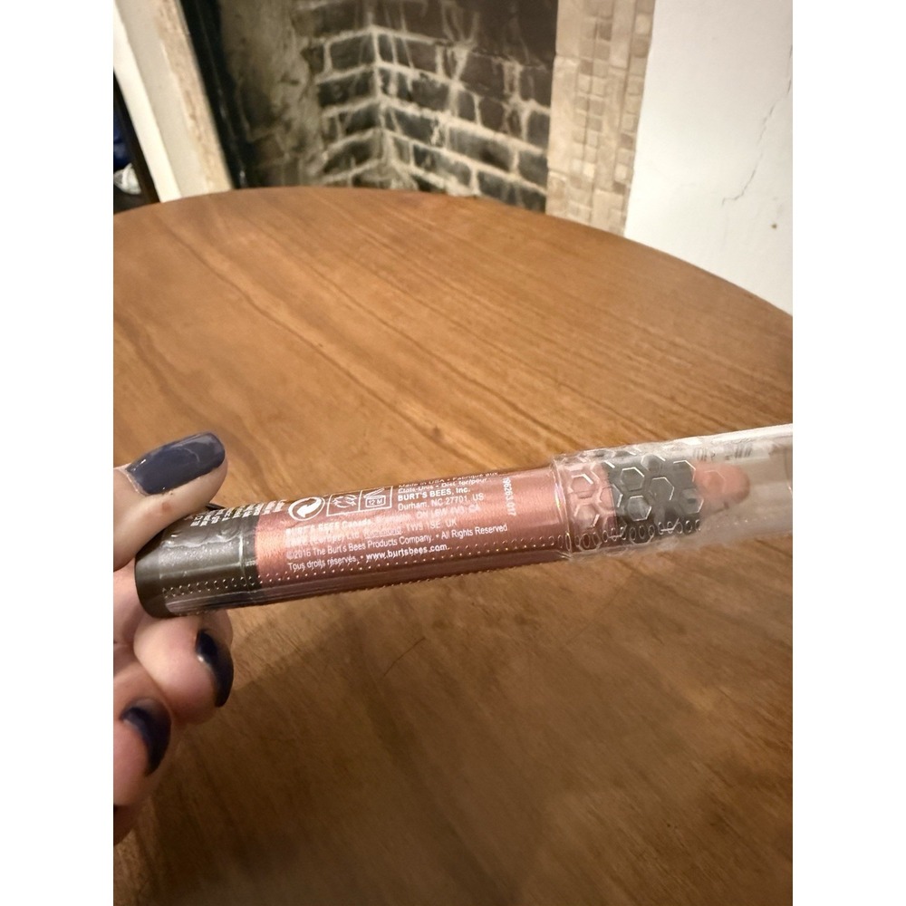 (1)‎ Burt's Bees 100% Natural Moisturizing Gloss Lip Crayon, Santorini Sunrise - Picture 5 of 7